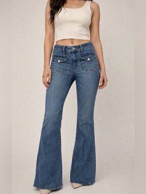 Amercan Eagle Festival Flare Mid- Rise  Medium Wash Jeans Size 6